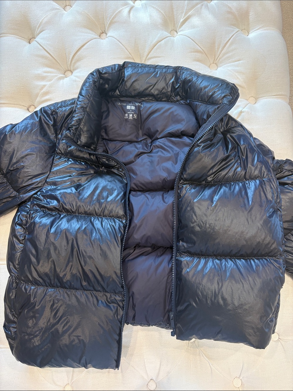 Uniqlo navy women’s light puffer jacket